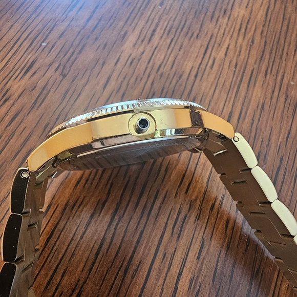 Bulova Men's Gold Tone Date Quartz Watch With White Dial - Needs Repairs - Picture 5 of 10